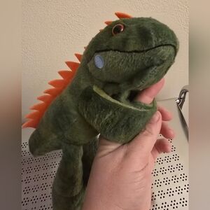 WILD REPUBLIC Huggers GREEN IGUANA Slap 9" SLAP BRACELET PLUSH TOY P1